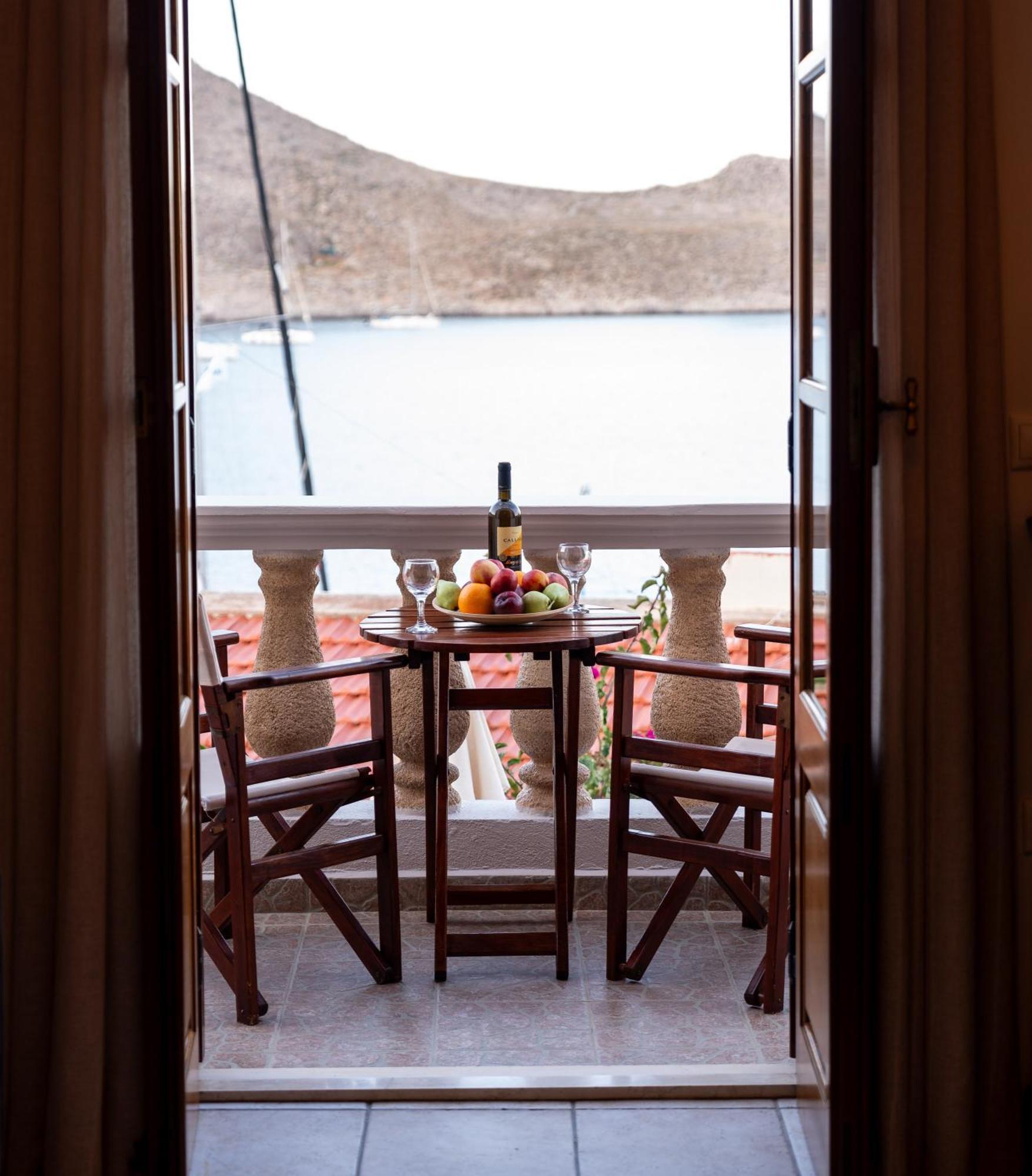 Villa Antonis Chalki Town Extérieur photo